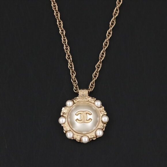 Chanel Strass & Faux Pearl CC Pendant Necklace - Picture 1 of 8